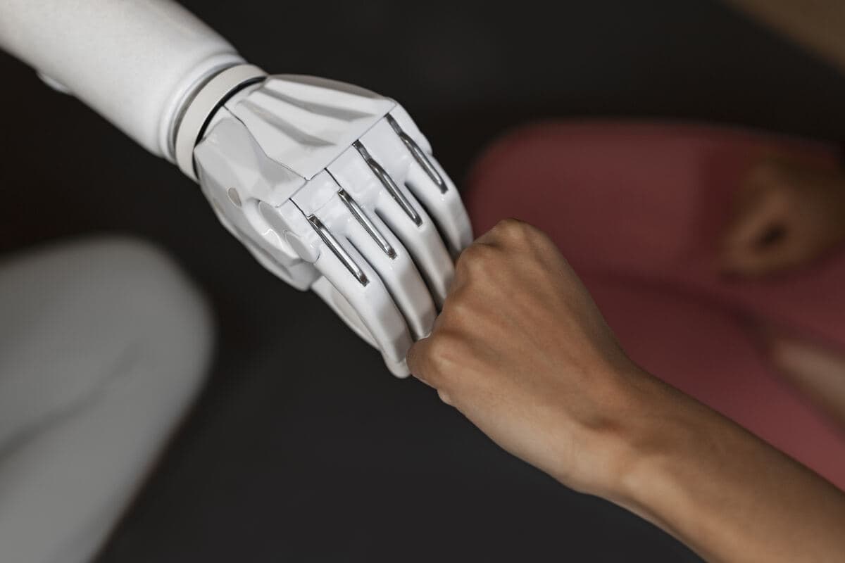 Cuando los agentes hacen el 80% del trabajo: el caso Cognition y por qué tu pyme necesita el modelo human-sandwich